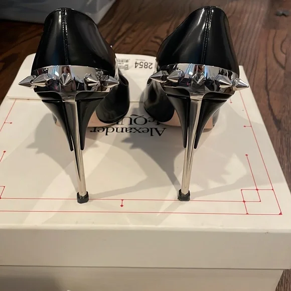 Alexander McQueen black calfskin leather pumps 8 - Picture 7 of 8